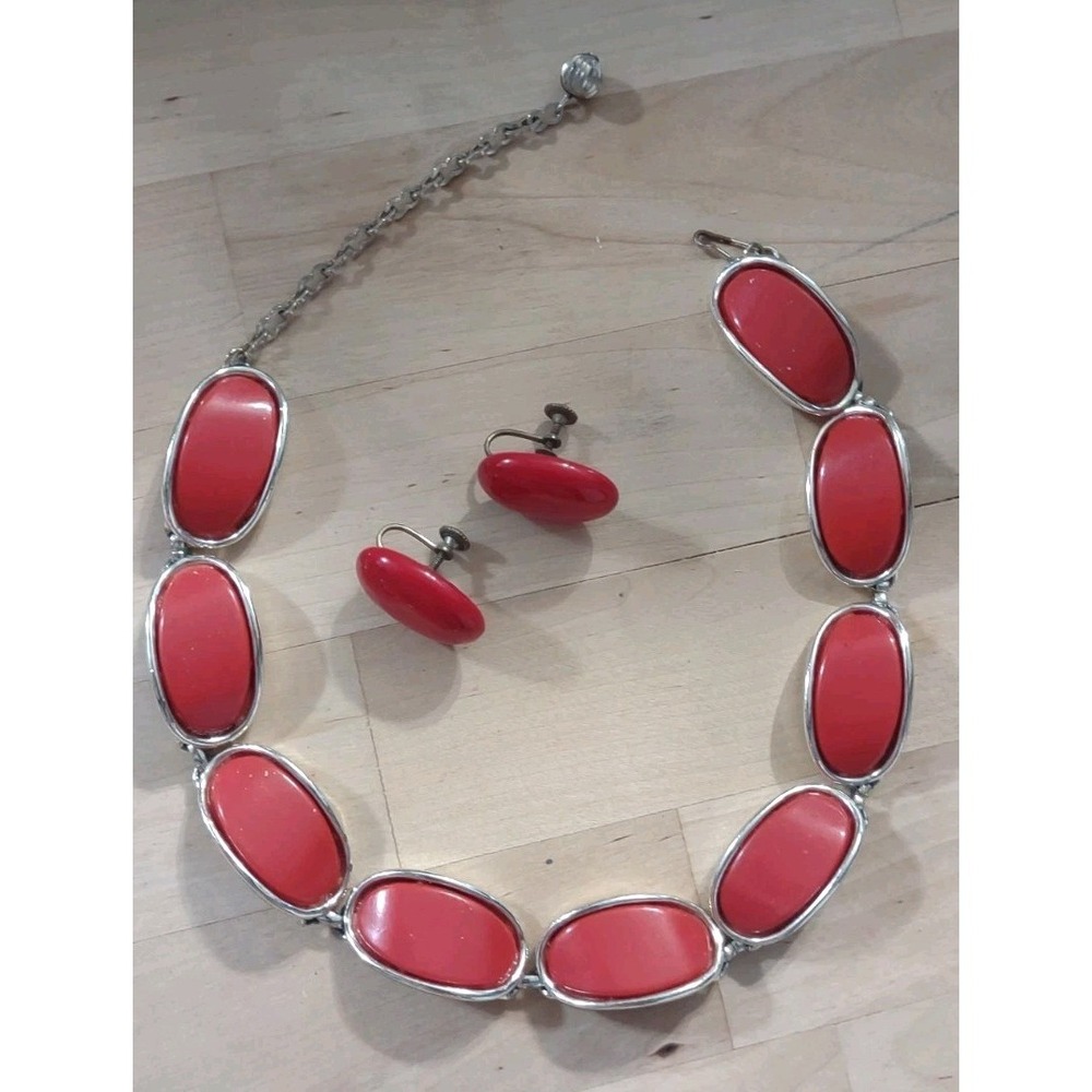 Vintage Red Oval‎ Cabochon Choker Necklace and Screw Back Earrings Set